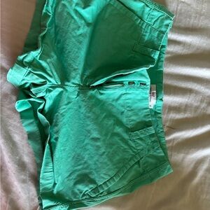 Vinyard vines size 4 Vibrant Green Shorts